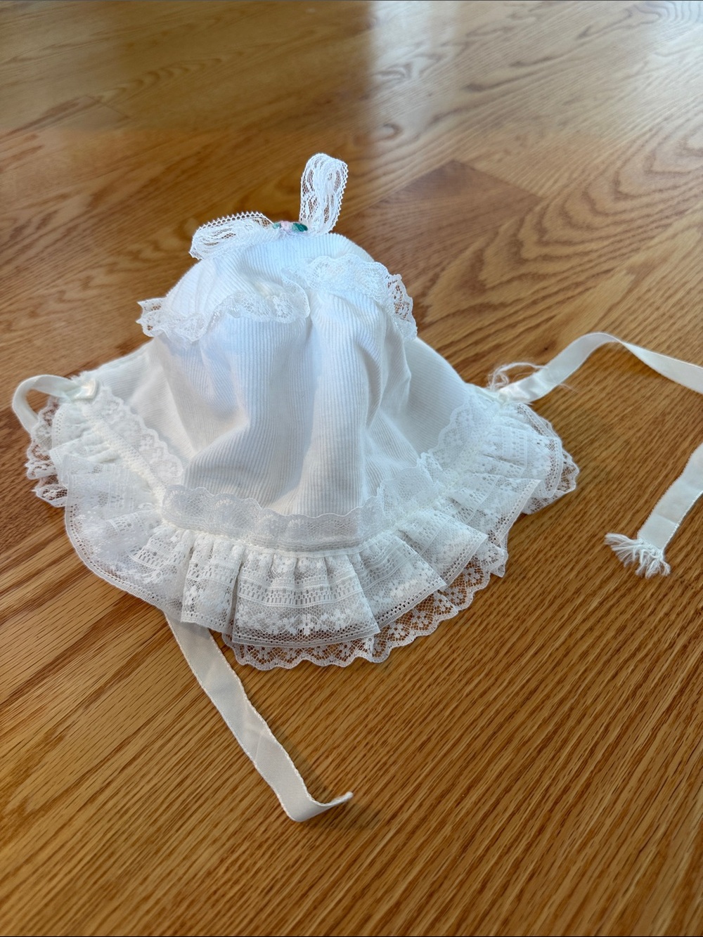 Vintage White Lace Baby Bonnet with Ruffled Trim